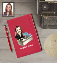 Kişiye Özel İş Kadını Karikatürlü  Kırmızı Defter Kalem Hediye Seti Bayan-17