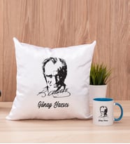 Atatürk Siluetli Kare Yastık ve Mavi Kupa Bardak