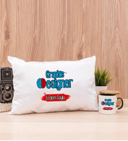 Grafiker Dikdörtgen Yastık ve Siyah Kupa Bardak