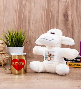 Sevgiliye Hediye İsim Yazılı Kalpli Gold Kupa Bardak ve Peluş Koyun
