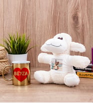 Sevgiliye Hediye İsim Yazılı Kalpli Gold Kupa Bardak ve Peluş Koyun