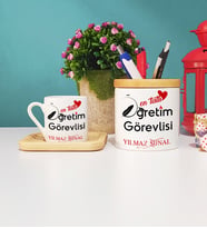 Mesajlı Öğretim Görevlisi Ahşap Altlıklı Türk Kahvesi Fincanı ve Kalemlik Hediye Seti
