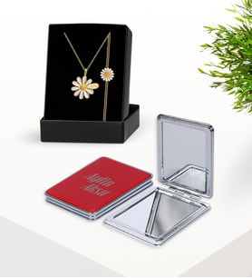 BK Gift Kişiye Özel İsimli Papatya Kolye Bileklik ve Kırmızı Dikdörtgen Ayna Set
