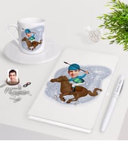 BK Gift Kişiye Özel Erkek Jokey Karikatürlü Beyaz Defter Kalem Türk Kahvesi Fincanı Seti-1 (Model 1)