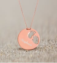 BK Gift Kişiye Özel İsimli El Ayak İzi Anne Rose Kolye