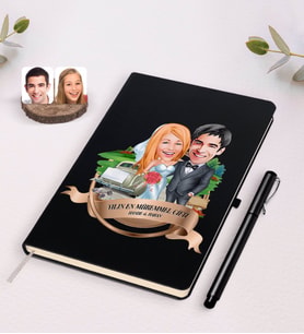 BK Gift Kişiye Özel Yılın En Mükemmel Çifti Karikatürlü Siyah Defter ve Kalem Hediye Seti-66
