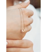 14 Ayar Minimal M Harf Kolye (Karışık)