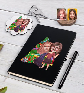 BK Gift Kişiye Özel Yeni Yıl Kız Kardeşler Karikatürlü Siyah Defter Kalem ve Anahtarlık Hediye Seti-3 (Model 1)