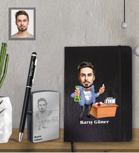 Kişiye Özel Öğretmen Karikatürlü  Siyah Defter Kalem Çakmak Hediye Seti  Bay-3 (Model 1)
