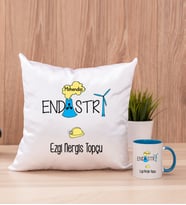 Endüstri Mühendisi Kare Yastık ve Mavi Kupa Bardak