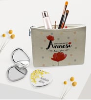 BK Gift Kişiye Özel Dünyanın En İyi Annesi Keten Makyaj Çantası ve Kalp Ayna Seti-10 (Model 1)