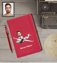 Kişiye Özel Pilot Karikatürlü  Kırmızı Defter Kalem Hediye Seti Bay-1