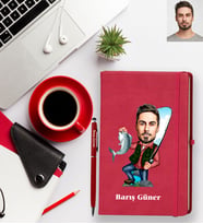 Kişiye Özel Balıkçı Karikatürlü Kırmızı Defter Kalem Hediye Seti Bay-2