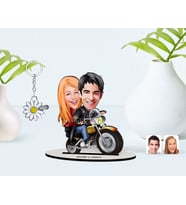 BK Gift Kişiye Özel Sevgililer Karikatürlü 3D Ahşap Biblo ve İsimli Silver Papatya Anahtarlık-17 (Model 1)