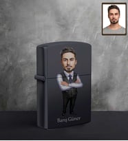 Kişiye Özel Patron Karikatürlü UV Baskılı Siyah Benzinli Çakmak Bay-22