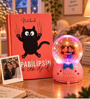 İyi Ki Varsın Arkadaşa Hediye Işıklı Kar Küresi & Kedi Defter Kişiye Özel