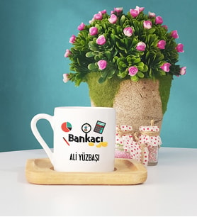 Bankacı Tasarımlı Kişiye Özel Hediye Bankacı Ahşap Altlıklı Türk Kahvesi Fincanı
