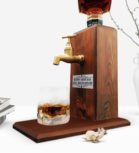 BK Gift Kişiye Özel Üretim Musluklu Doğal Ahşap Viski Standı - Ceviz (Kahverengi)