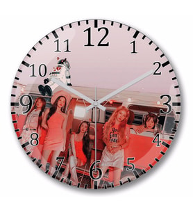 Red Velvet RVF Day Duvar Saati Bombeli Gercek Cam