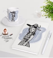 BK Gift Kişiye Özel Bayan Cadılar Bayramı Karikatürlü Beyaz Defter Kalem Türk Kahvesi Fincanı Seti-1 (Model 1)