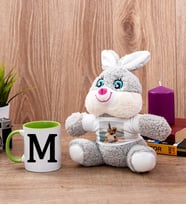 Baş Harfli Yeşil Kupa Bardak ve Peluş Tavşan