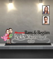 Kişiye Özel Sevgili Karikatürlü Kolay Yetişmiyor Ahşap Biblo Model-8