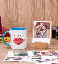 Sevgiliye Hediye Tarihli ve İsimli Mavi Kupa ve Ahşap Standlı Polaroid Set