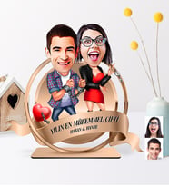 BK Gift Kişiye Özel Yılın En Mükemmel Çifti Karikatürlü 3D Ahşap Biblo Plaket - 1