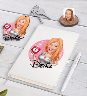 BK Gift Kişiye Özel Kadın Youtuber Karikatürlü Beyaz Defter Kalem ve Anahtarlık Hediye Seti-2 (Model 1)