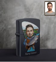 Kişiye Özel Balıkçı Karikatürlü UV Baskılı Siyah Benzinli Çakmak Bay-3