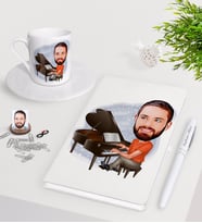 BK Gift Kişiye Özel Erkek Piyanist Karikatürlü Beyaz Defter Kalem Türk Kahvesi Fincanı Seti (Model 1)