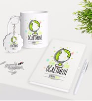 BK Gift Kişiye Özel En İyi Sınıf Öğretmeni Kupa Anahtarlık Beyaz Defter Kalem Hediye Seti-3 (Model 1)