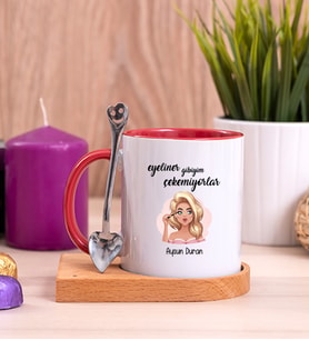 Eyeliner Gibiyim Çekemiyorlar Ahşap Altlıklı Kırmızı Kupa Bardak