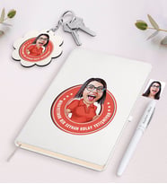 BK Gift Kişiye Özel Kadın Kolay Yetişmiyor Karikatürlü Beyaz Defter Kalem ve Anahtarlık Hediye Seti-3 (Model 1)