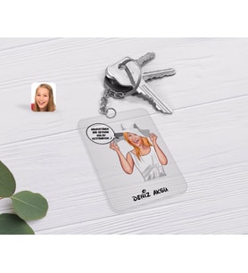 BK Gift Kişiye Özel Kadın Kolay Yetişmiyor Karikatürlü Şeffaf Pleksi Anahtarlık-6 (Beyaz)