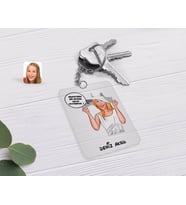 BK Gift Kişiye Özel Kadın Kolay Yetişmiyor Karikatürlü Şeffaf Pleksi Anahtarlık-6 (Beyaz)