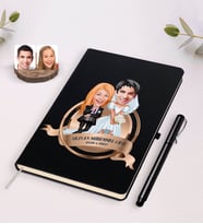 BK Gift Kişiye Özel Yılın En Mükemmel Çifti Karikatürlü Siyah Defter ve Kalem Hediye Seti-16