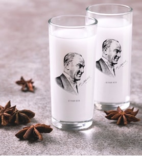 BK Gift Kişiye Özel Renkli Baskılı Atatürk Temalı İkili Rakı Bardağı Seti-10 (Beyaz)