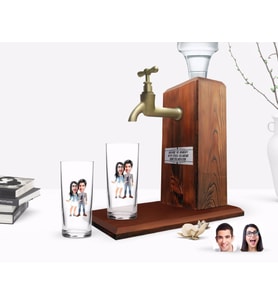 BK Gift Kişiye Özel Renkli Baskılı Sevgililer Karikatürlü İkili Rakı Bardağı ve Ahşap Rakı Standı Hediye Seti-81 (Model 1)