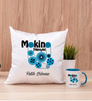 Makine Teknisyeni Kare Yastık ve Mavi Kupa Bardak