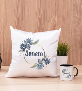 Çiçek Desenli İsme Özel Kare Yastık ve Siyah Kupa Bardak