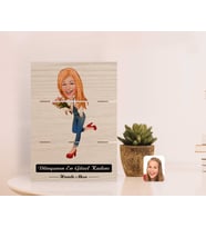 BK Gift Kişiye Özel Dünyanın En Güzel Kadını Karikatürlü Otantik Masaüstü Ahşap Palet Çerçeve-22 (Beyaz)
