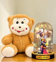 Kişiye Özel 3 Fotoğraflı LED Işıklı Fanus ve Sevimli Peluş Maymun Hediye Seti (sırt sırta biblolu)