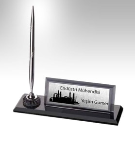 Kişiye Özel Endüstri Mühendisi Temalı Kalemli Kristal Gümüş Renk Masa İsimliği (Siyah - Gümüş)