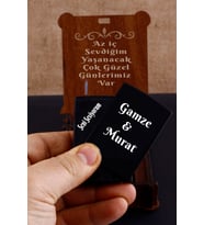 İsme Özel Ahşap Kutulu Rüzgarda Sönmez Kızaklı Metal Lotus Çakmak (Siyah)