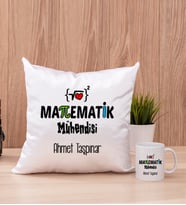 Matematik Mühendisi Kare Yastık ve Beyaz Kupa Bardak