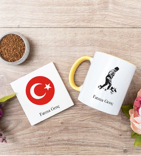 Atatürk Ve Türk Bayraklı Sarı Kupa Bardak Ve Bardak Altlığı Seti