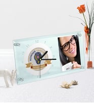 BK Gift Kişiye Özel Komiser Yardımcısı Temalı Masaüstü Cam Saat - 1 (Beyaz)
