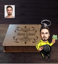 Kişiye Özel Erkek Karikatürlü Ahşap Anahtarlık Kutulu  Bay-12