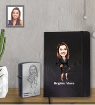 Kişiye Özel Öğretmen Karikatürlü Siyah Defter Çakmak Hediye Seti Bayan-12 (Model 1)